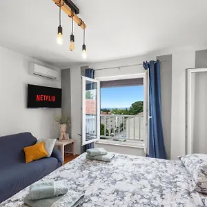 Apartment Kala Sea View 150m From And 250 M From Old Town, Poreč